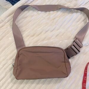 Nylon crossbody sling/fanny pack
